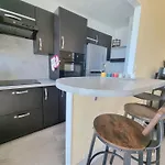 Face Grand T3 Familial, Parking Gratuit *