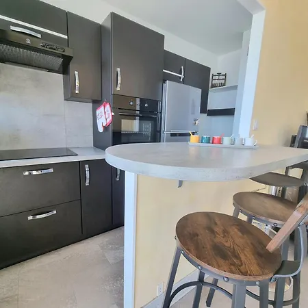 Face Grand T3 Familial, Parking Gratuit *